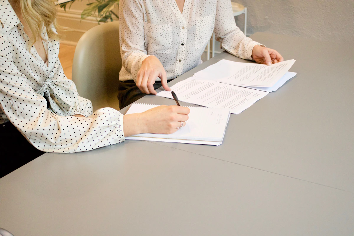 Signature de la vente d'un bien immobilier chez le notaire dans le Haut-Rhin