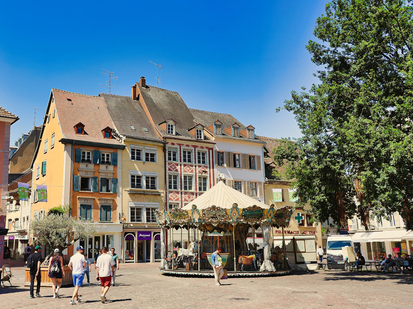 Place de la Réunion à Mulhouse, ville où Centrale Immobilière achète depuis 1999