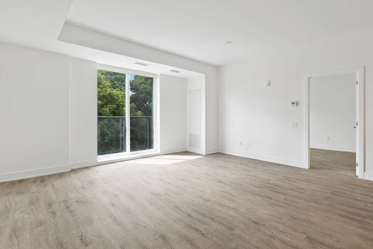 Logement vide rénové après le rachat d'une maison de famille